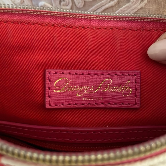 Beautiful Dooney & Bourke Floral Shoulder Bag - Picture 3 of 10